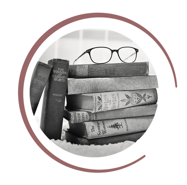 Libros y gafas: formación para nuestras modelos